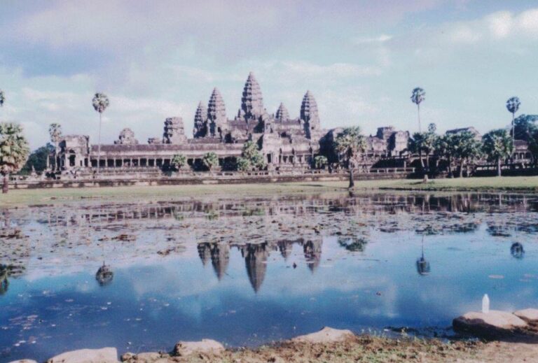 TWO RELIGIONS AND A ROYAL KINGDOM  –  THE GLORY THAT WAS ANGKOR – By Bernard VanCuylenburg