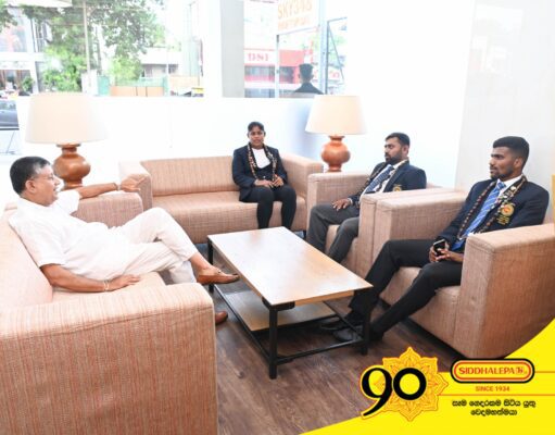 1. Chairman, Asoka Hettigoda, Hettigoda Industries (Pvt) Ltd with the Sri Lankan Olympic Athletes at the felicitation at the Siddhalepa Anarva Hotel, Mount Lavinia.